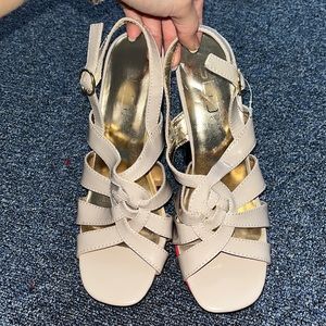 Glo jeans play form high heels